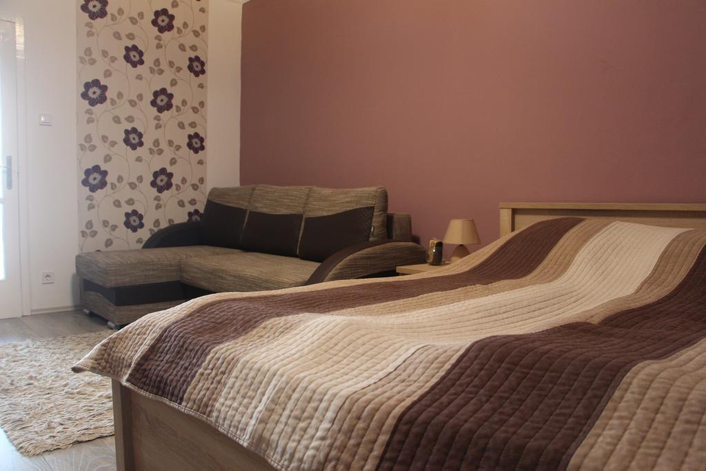 Verona Apartman Szeged Bagian luar foto