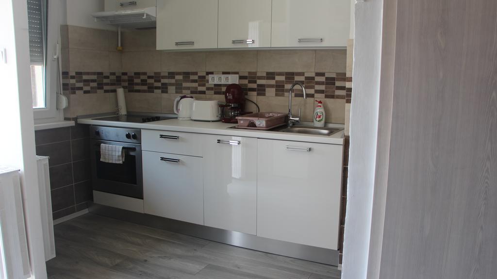 Verona Apartman Szeged Bagian luar foto