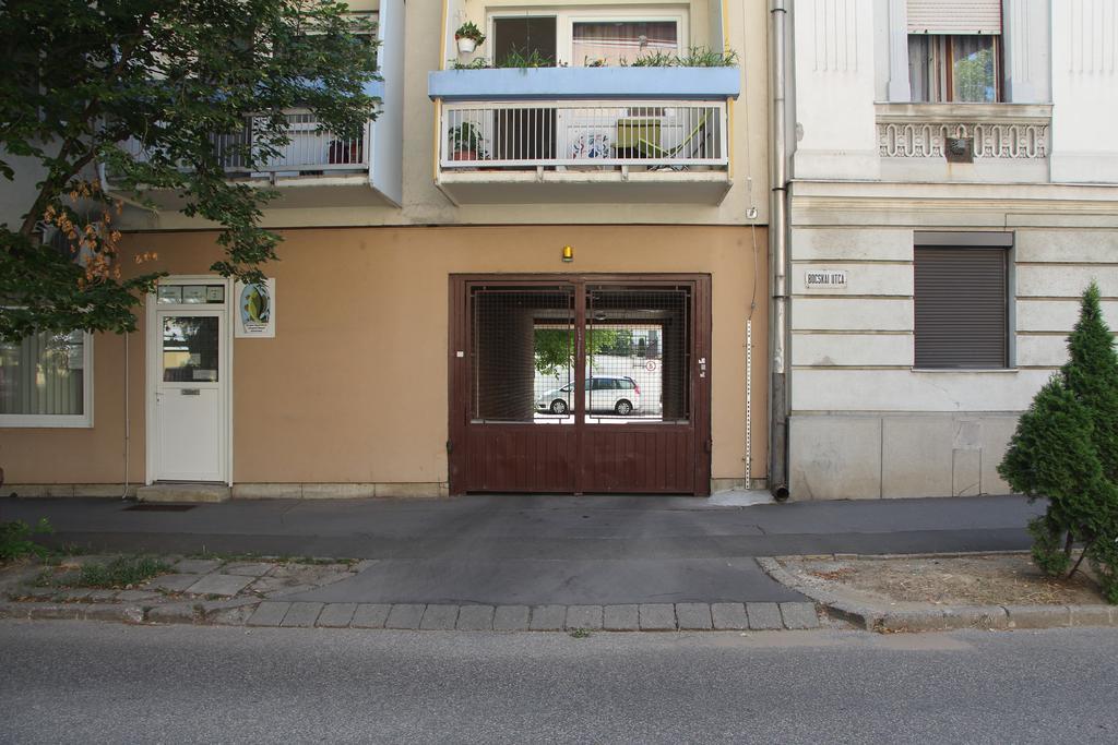 Verona Apartman Szeged Bagian luar foto