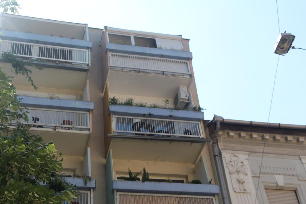 Verona Apartman Szeged Bagian luar foto