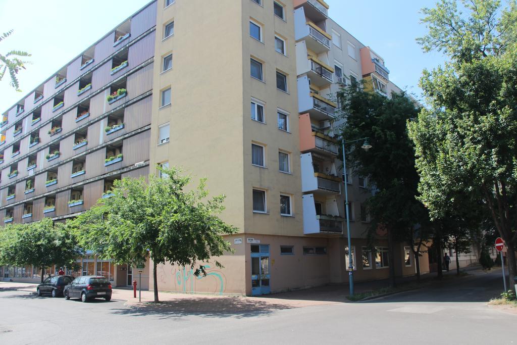 Verona Apartman Szeged Bagian luar foto