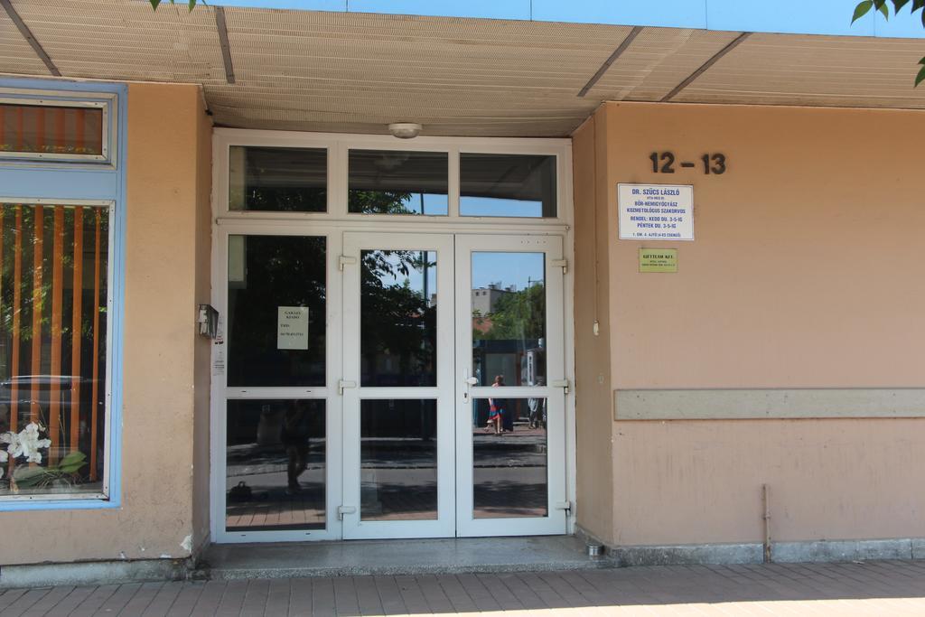 Verona Apartman Szeged Bagian luar foto